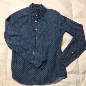 J*Crew men’s slim cotton shirt triple dot design.